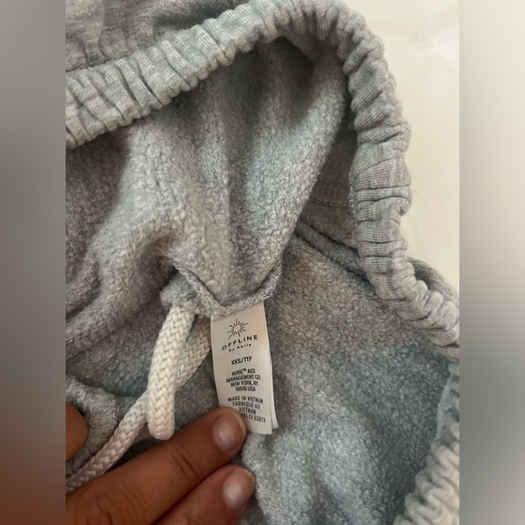 Aerie Offline Grey Jogger Sweatpants - Size XXS fits oversized. Small hole - Picture 3 of 4